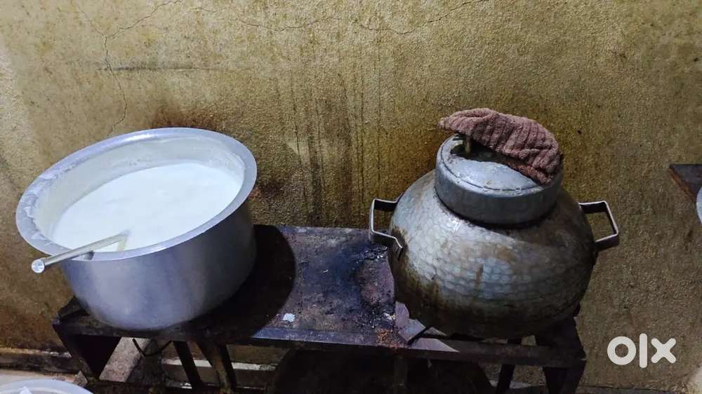 అన్ని రకాల టీ చేసే మాస్టర్, హెల్పేర్ రెడీగా ఉన్నారు