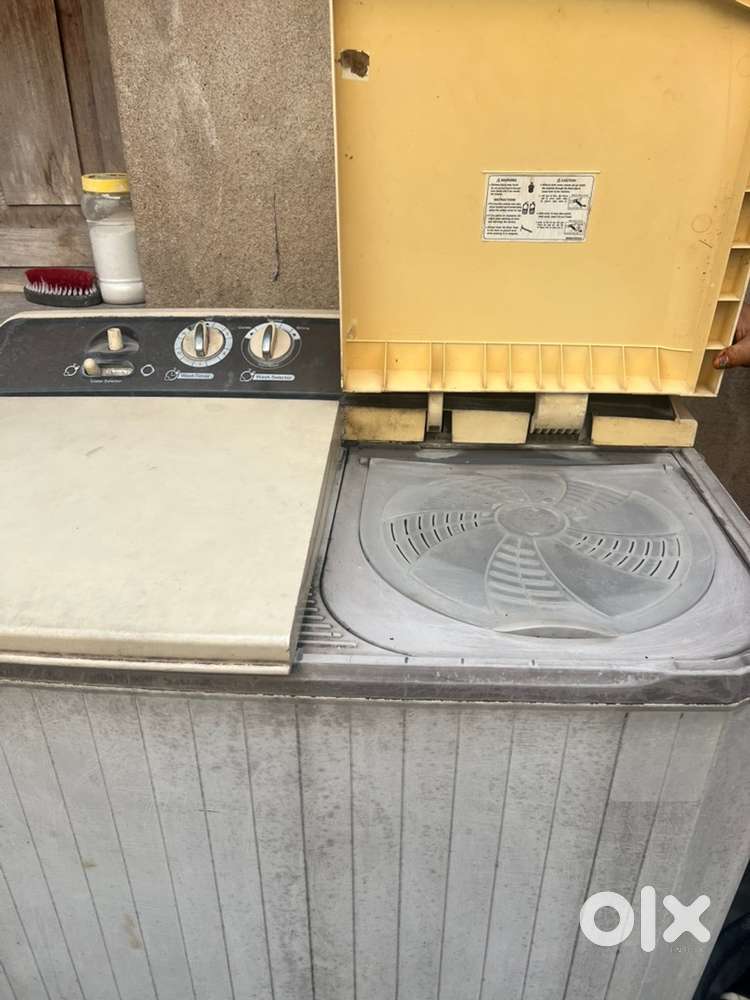LG Semi Automatic Machine - 8.5Kg in working condition