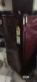 Sale my Whirlpool fridge 190 4 year old good condition on repair