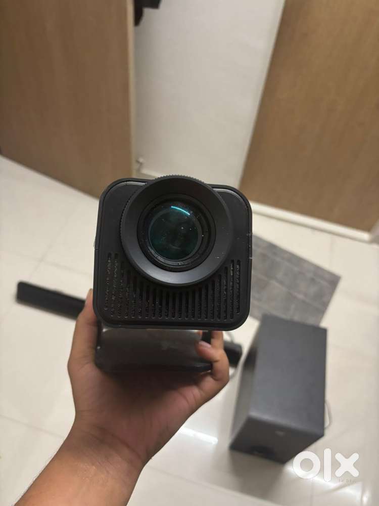 Portronics Projector 4700 Lumems