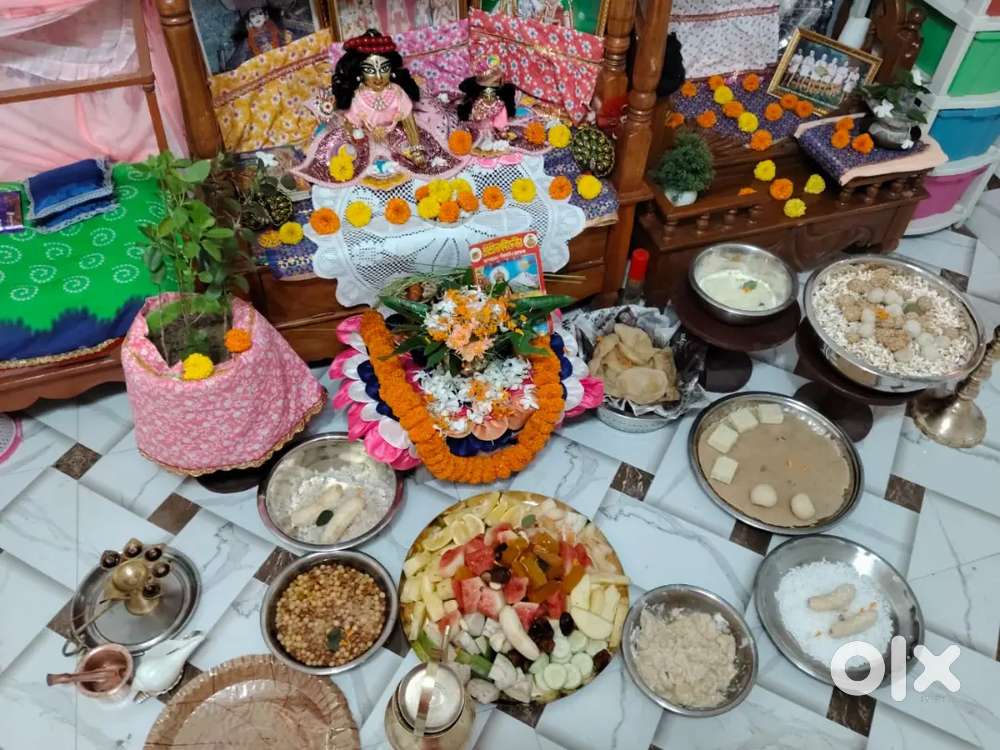 Bhajan Singer + Katha Bachak (Gita & bhagwat)