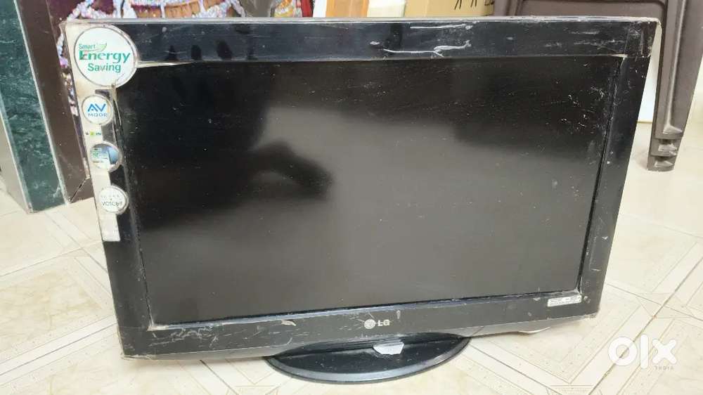 LG LCD TV 26 inches Apple I phone SE 1 GENERATION & CHARGER ROSE GOLD