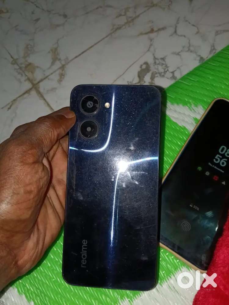 C 33 vargenl display 4 . 64 4g