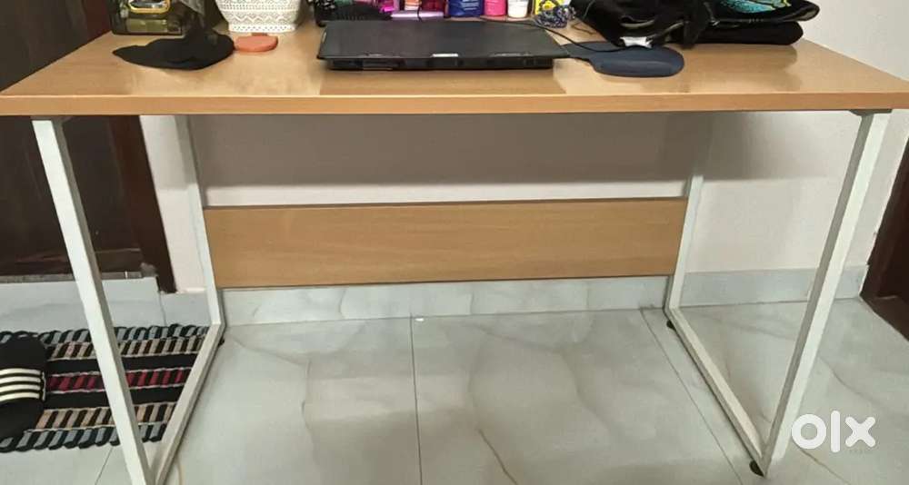 Office chair and table mint condition