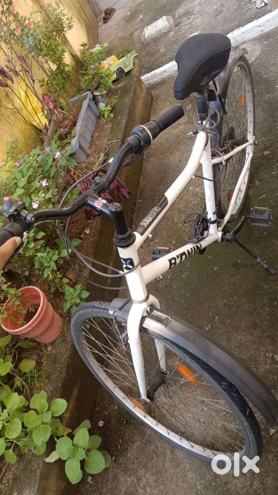 Btwin Riverside 100 Hybrid Cycle for Sale–Affordable & Well-Maintained