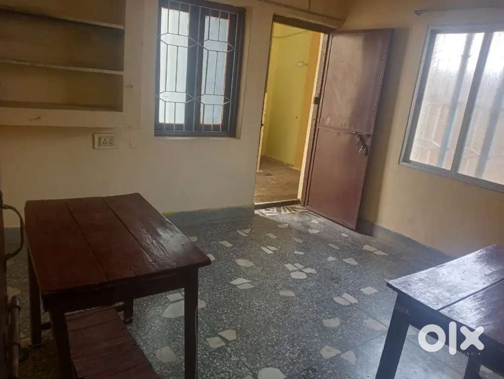 2 Bedroom, kitchen, bathroom and storeroom