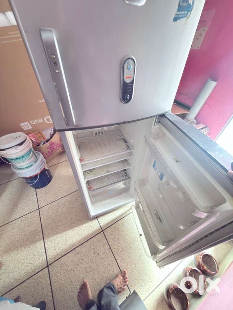 Whilpool 240 litre fridge