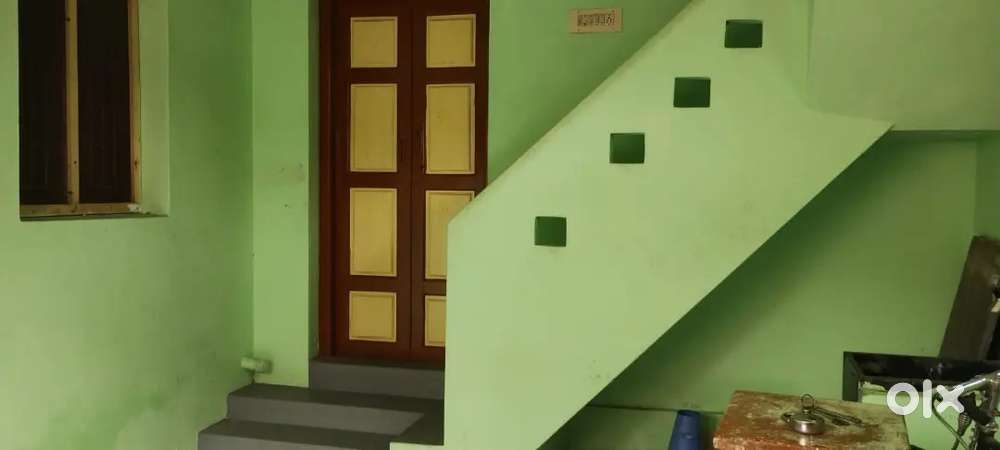 This is a 2 bhk house in sengamalanachiarpuram ,near Thiruthangal.