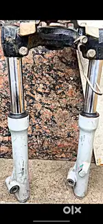 Old model access 125 front fork in very good condition
