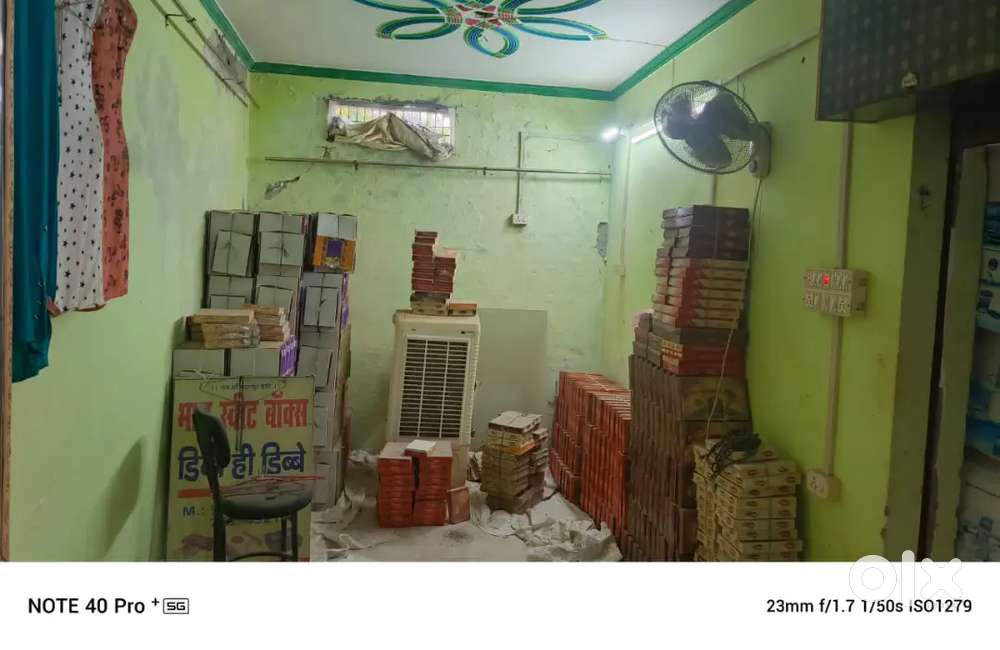 Shop main market me h