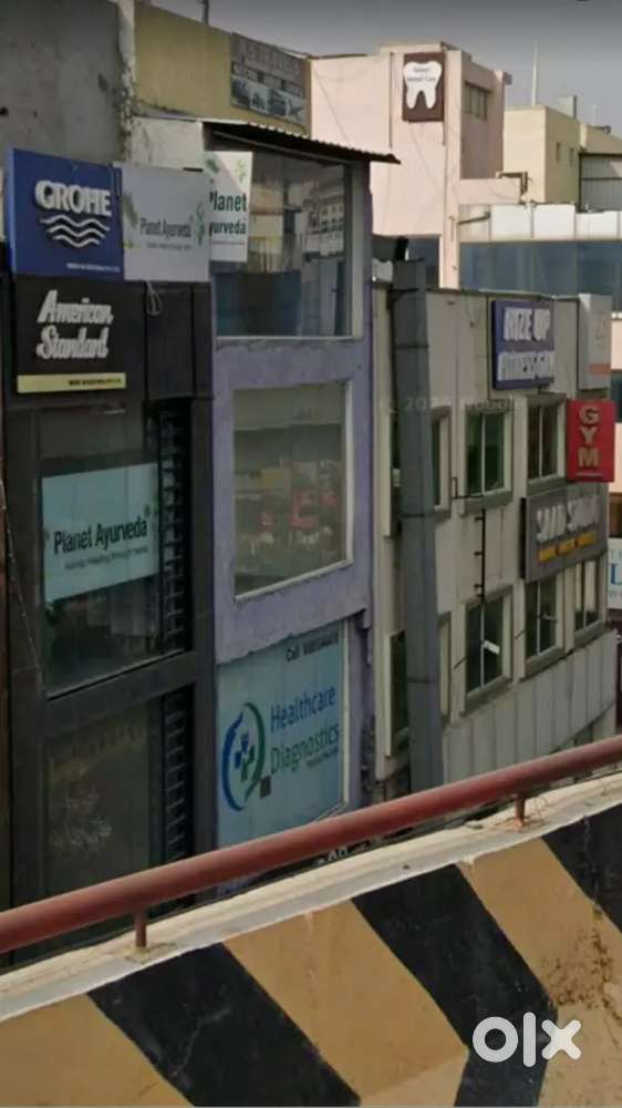 Kondapur main road 3rd ,4th floor available for rent  left available,