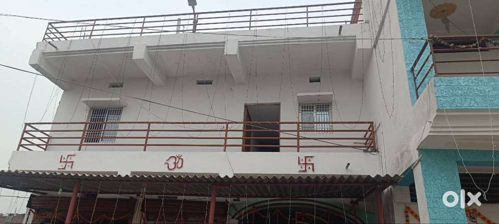 House is on the road