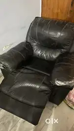 Durian pure Leather Recliner – Excellent Condition, Very Comfortable