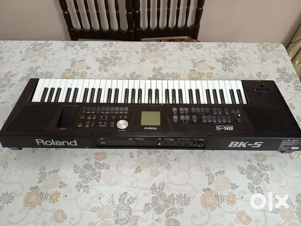 Roland BK 5 keyboard