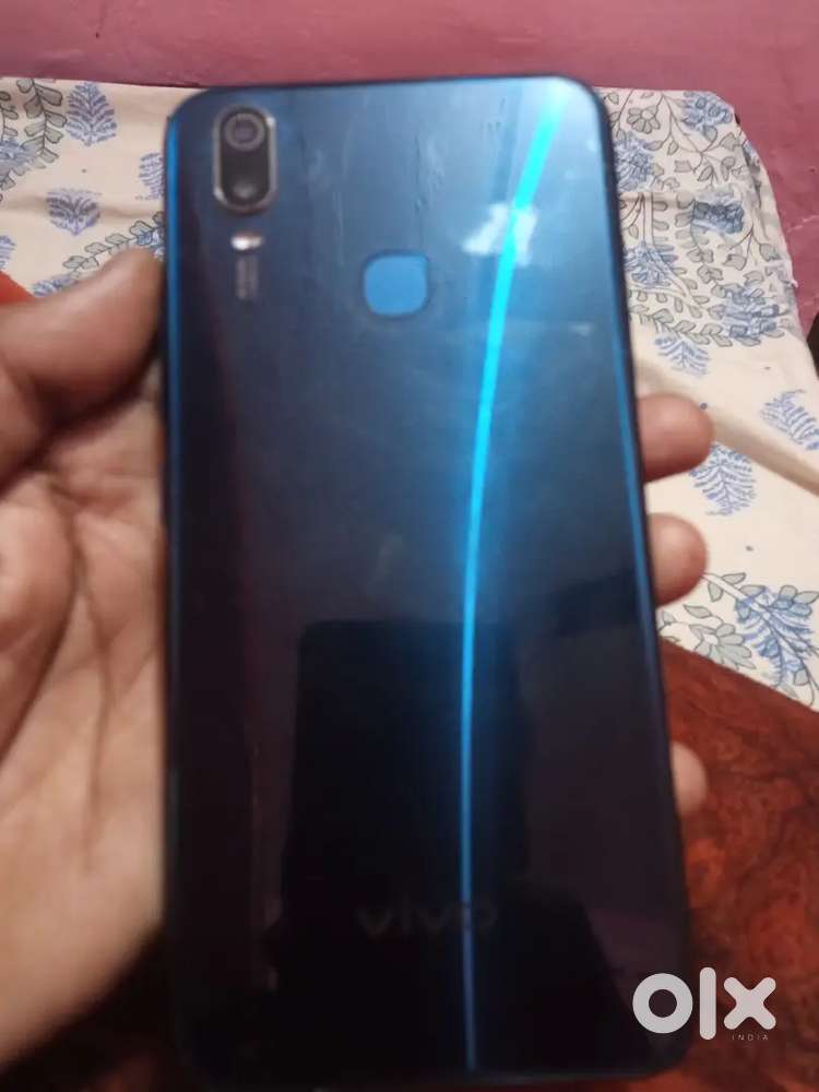 Vivo model :- y11 (1906) good condition with bill box but not charger