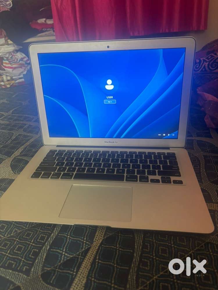 MacBook air Core i6 MacOs and windows installed
