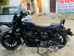 Yezdi Roadster 2022 (Smoke Grey)