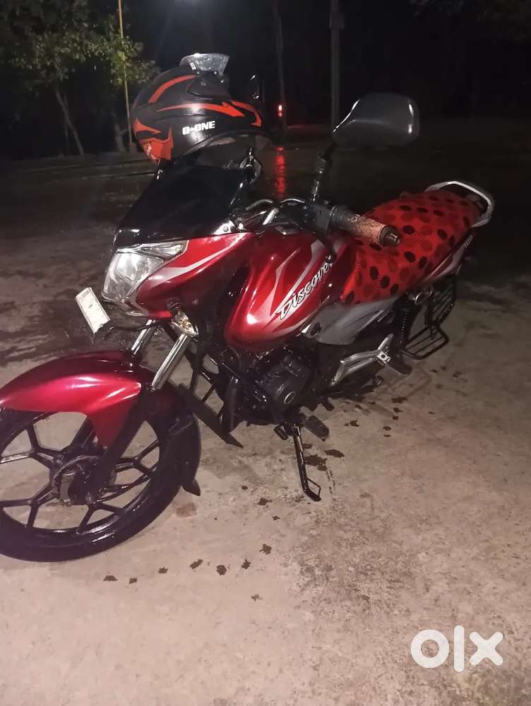 Bajaj discover 100T bike . Good condition. Money problem