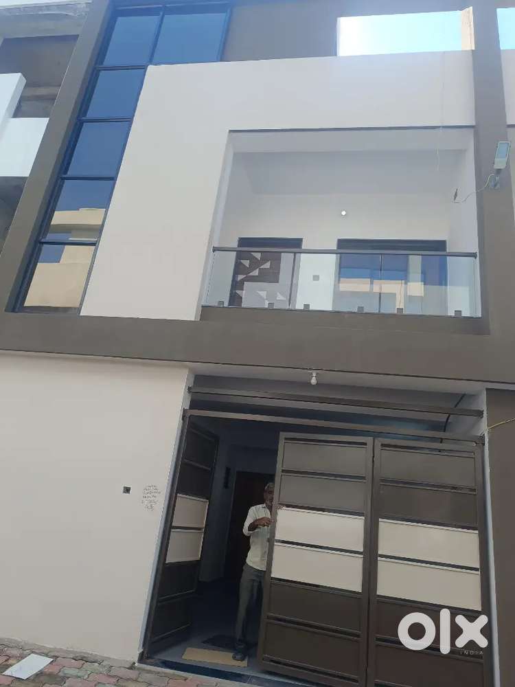 FULL FURNISH ROW HOUSE