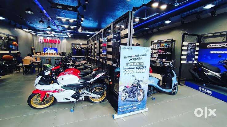 Sales executive and mechanic jobs available