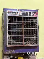 Fresh cooler 1 year old . This cooler is fresh without any defects.