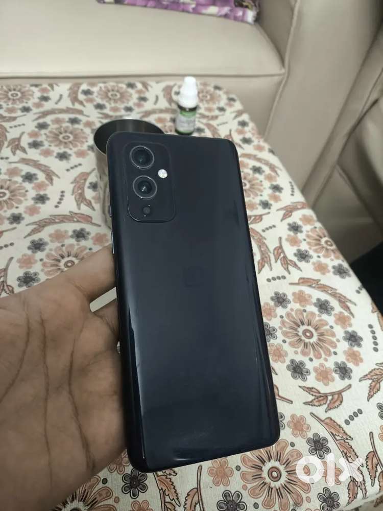 OnePlus 9 5G phone , is in pristine condition.