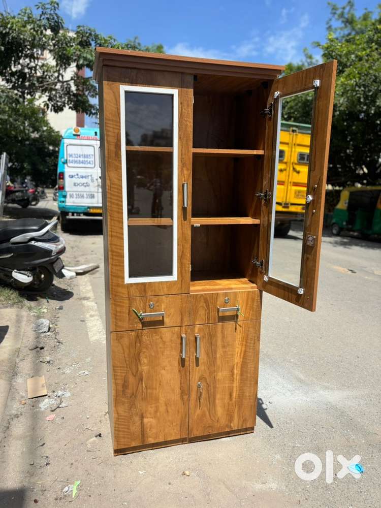 Brand new wooden book shelf /crockery unit