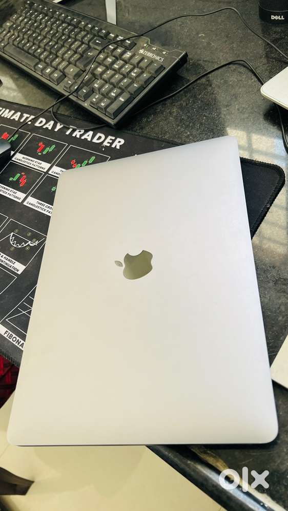 macbook  pro 13 inch with touch bar