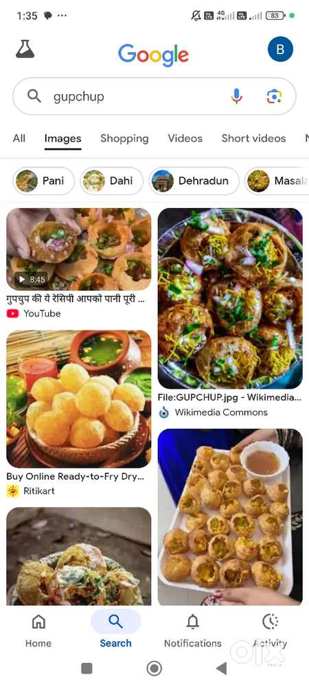 Sells man in road side