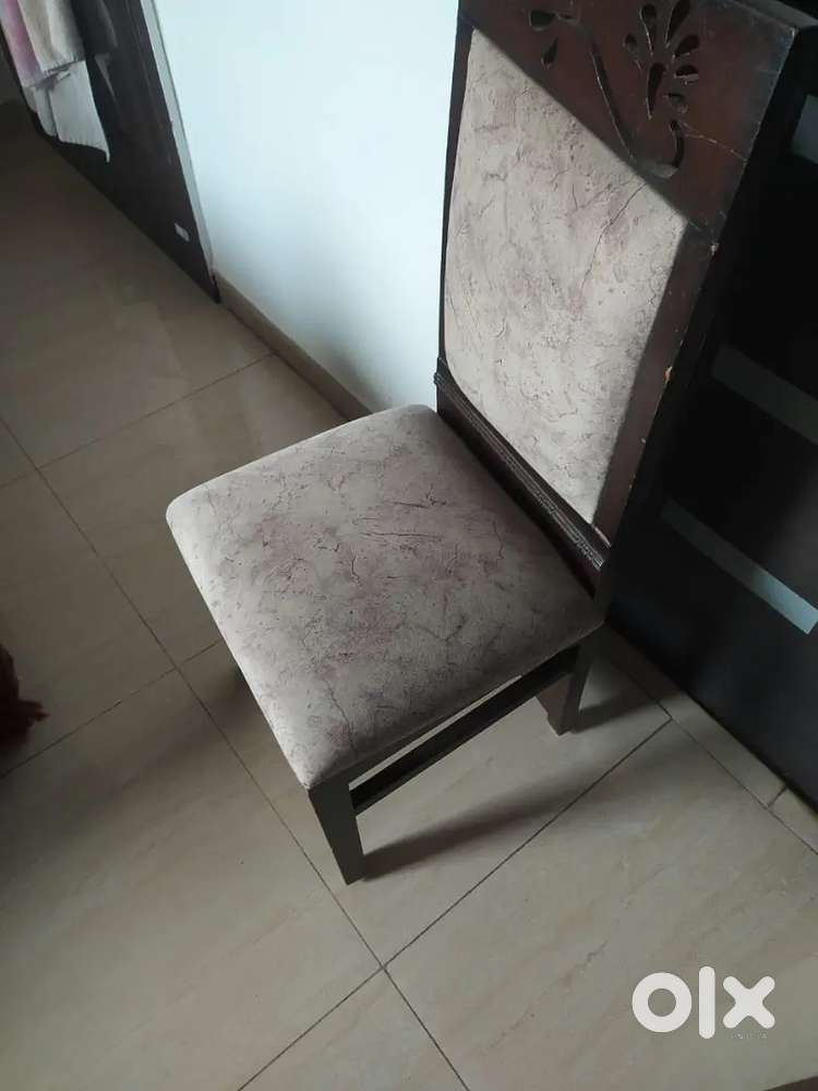 Dining table  chairs 6