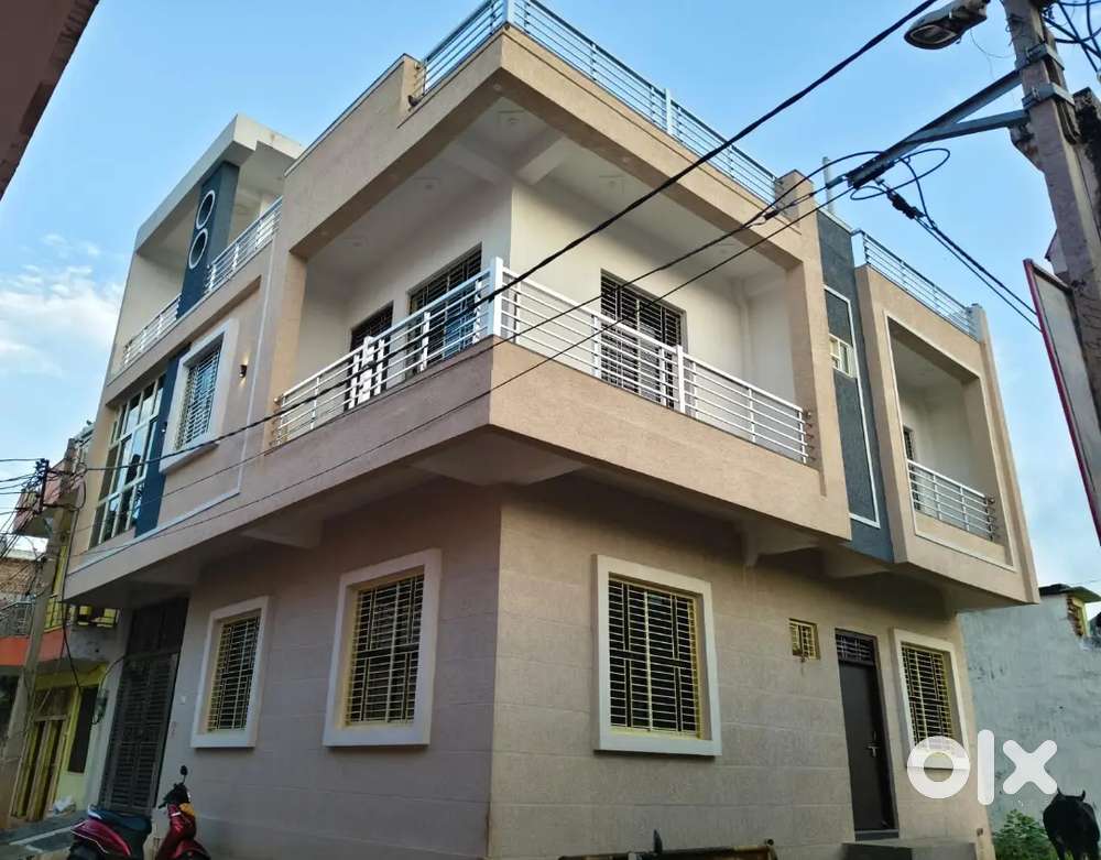 Prathvi Nagar sirol road par indusind Bank ke pass New City centre GWL