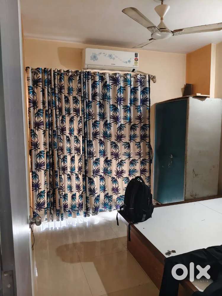 Farnish flats available on rent chala vapi area pls cont