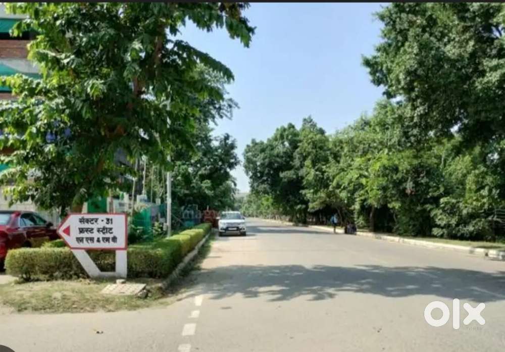 Plot for sale in Sector 31 Main road