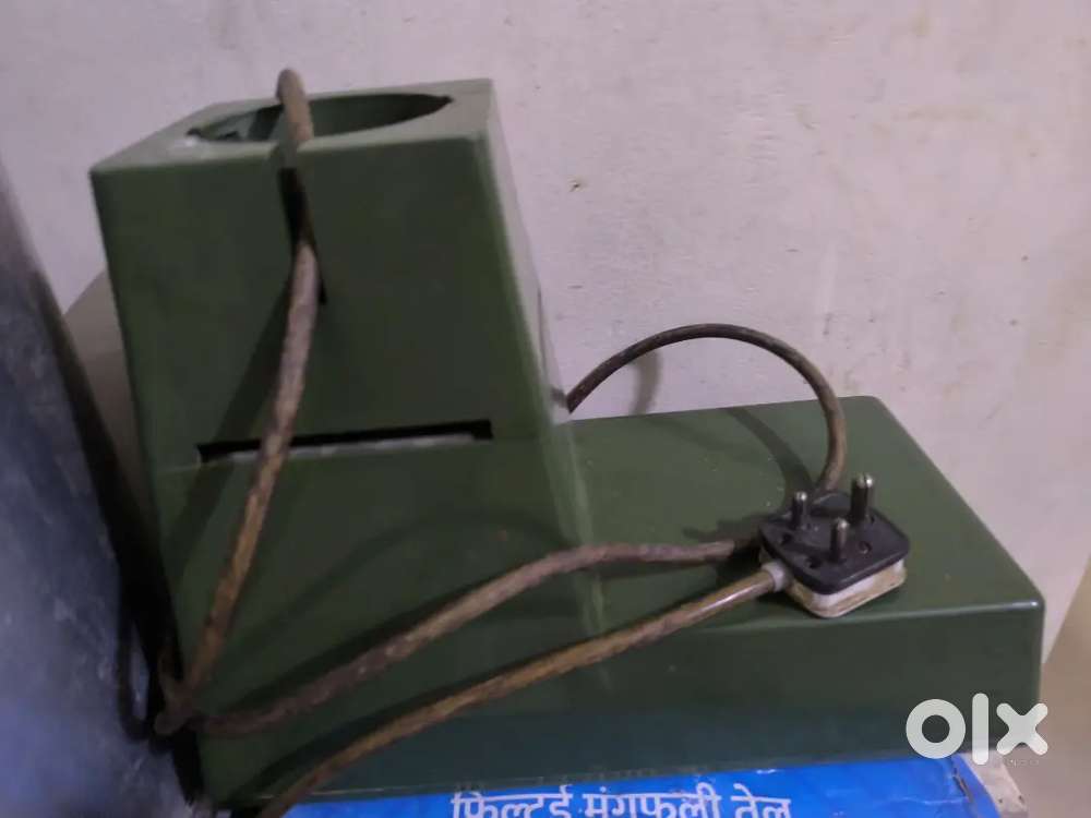 Mixer grinder and ceiling fans at throwable price