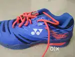 Yonex power cushion shoe for indoor uk size-9