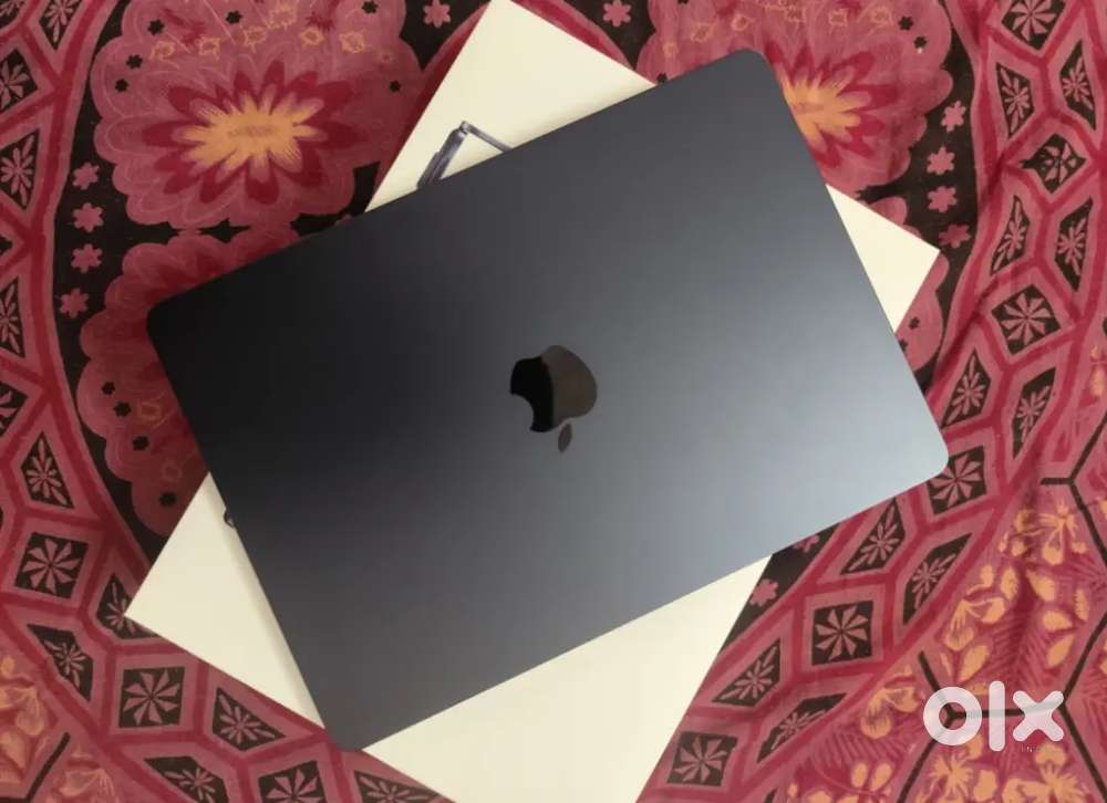 Apple MacBook Air M2 (16 GB/256GB brand new condition need regent sale