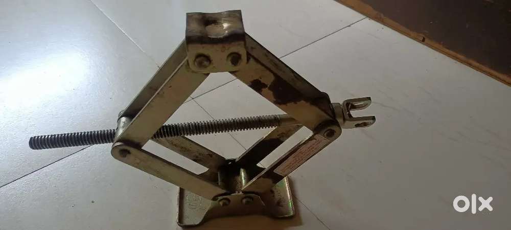 ALL THE CAR PART IS IN GOOD CONDITION AND GOOD WORKING