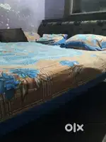 King size wooden bed good condition