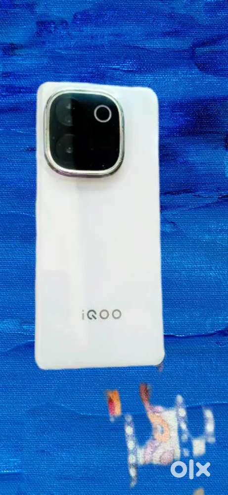 iQOO Z9S pro 8 256 7 month old aur nord ce4 lite 8 128 Display Finger