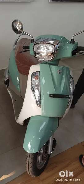 Sale of new scooty due to shifting, Ladies driven scooty