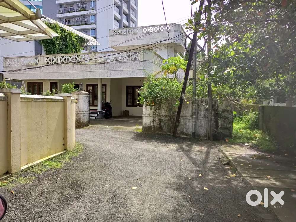 7.2 Cent Lorry Plot - പാലാരിവട്ടം METRO 350 Mtrs - Posh Area Tar Road