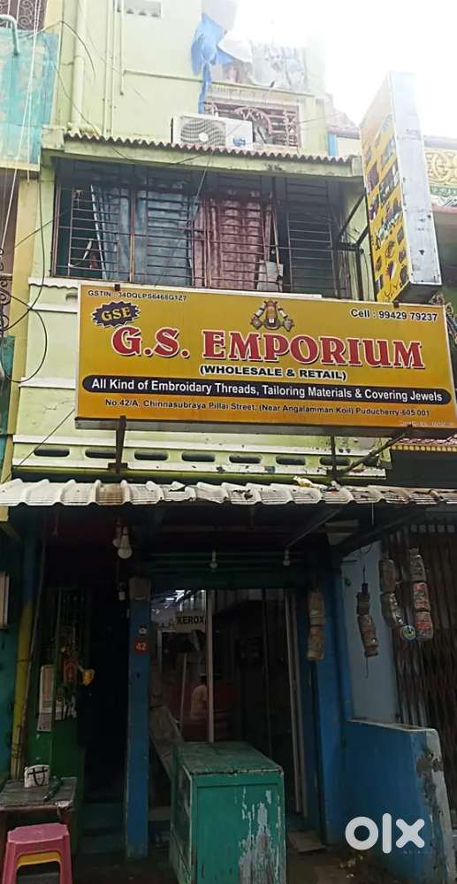 Shop rent in main area