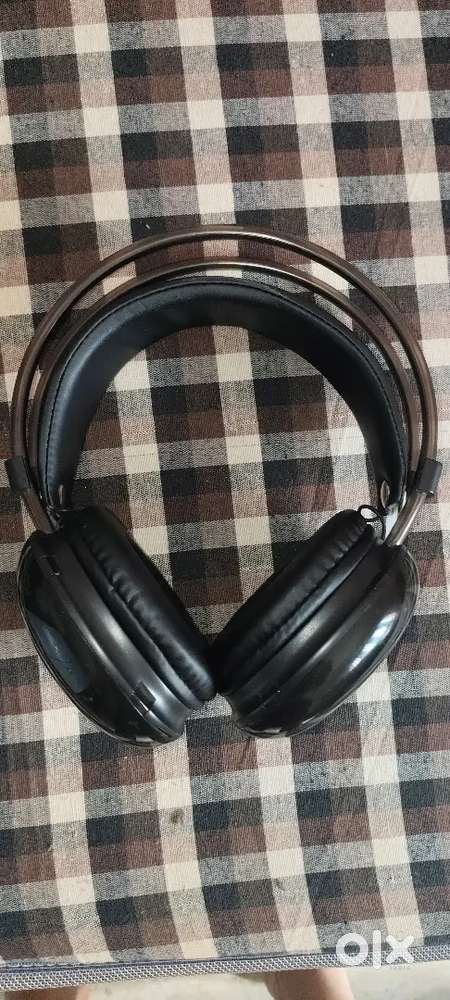 Its a unique headphone with cool sound and amazing gaming feel light's