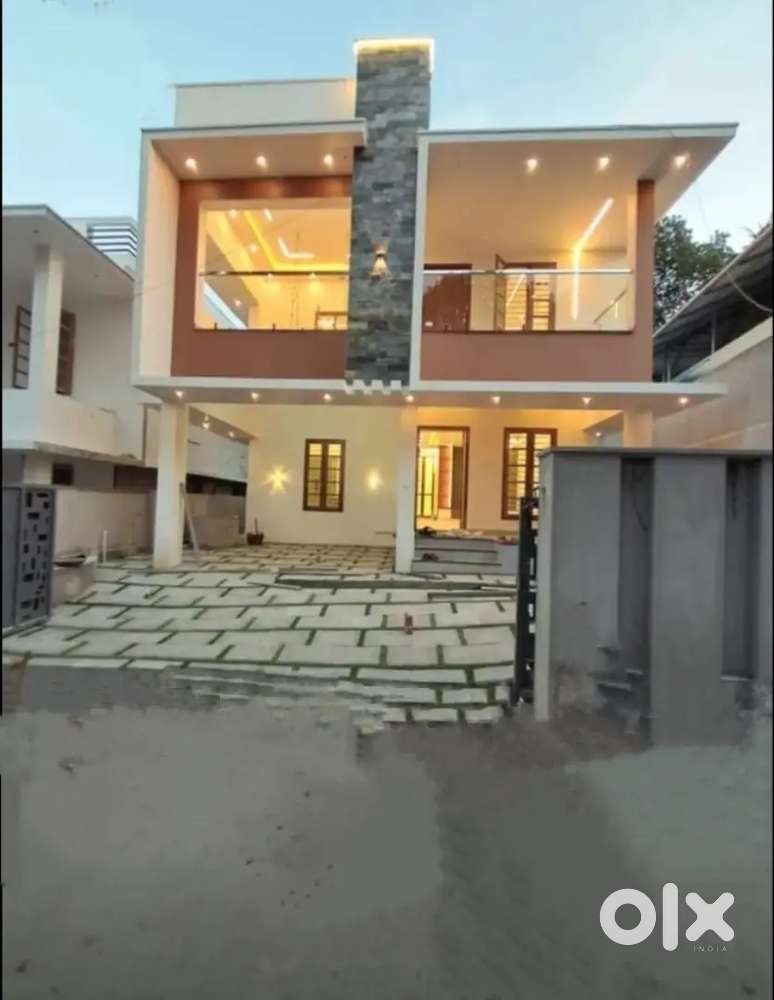 Kariyavattam university college 4 BHK 5.5 cent Redbrick Asking 1 cR 25