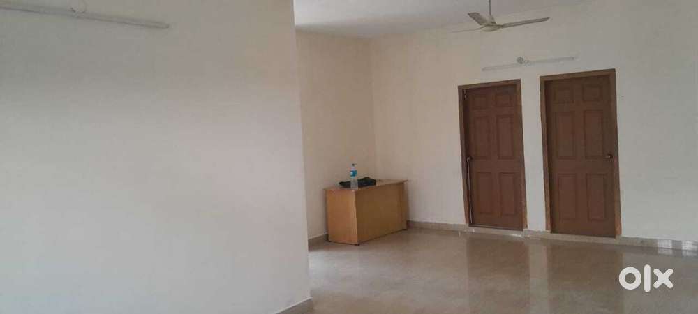 2-Bedroom Flat for office or residence for Rent!  Location: SRM Road