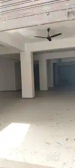 2200 SQ FT GROUND FLOOR SHOWROOM/GODOWN TYPE SPACE IN PRIME LOCATION