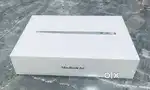 Mcbook Air-Brand new (Box is not unbox yet)