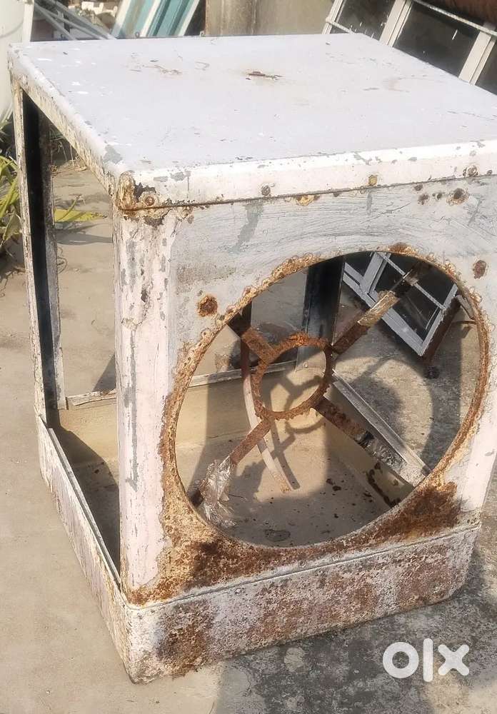 Heavy cooler Body and a window with glass