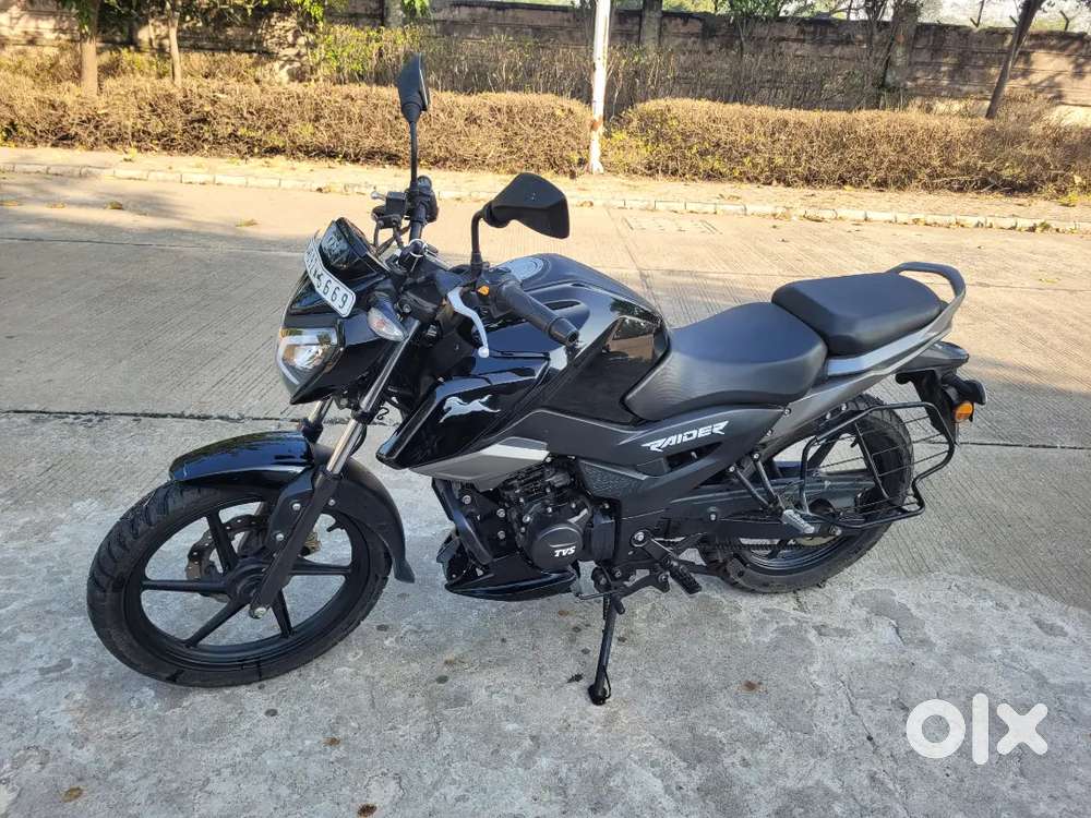 Raider in showroom condition for sale.