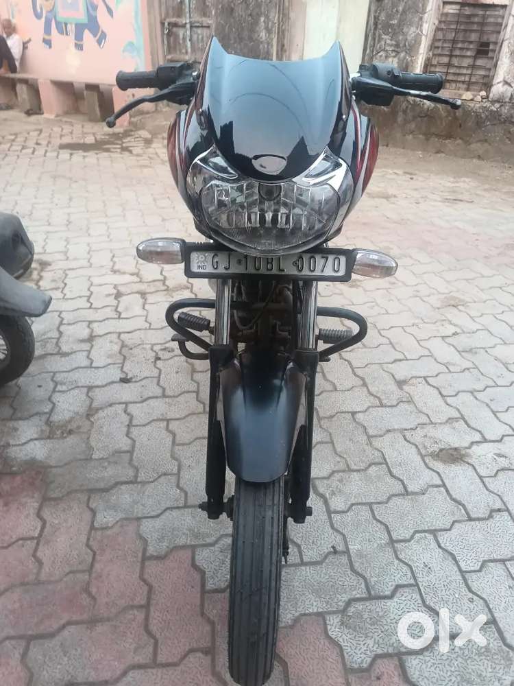 Bajaj discover M , colour black
